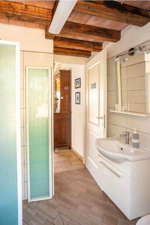 Cozy Tuscany Apartment With View Pescia Exterior photo