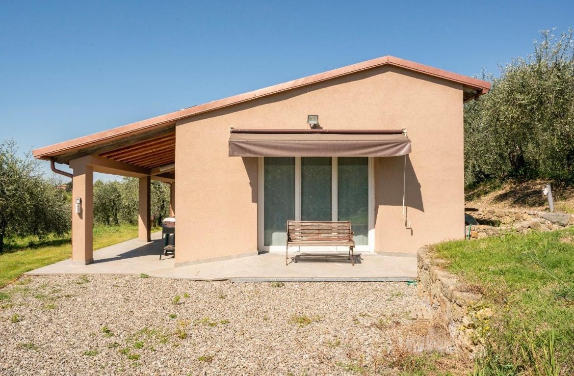 Cozy Tuscany Apartment With View Pescia Exterior photo